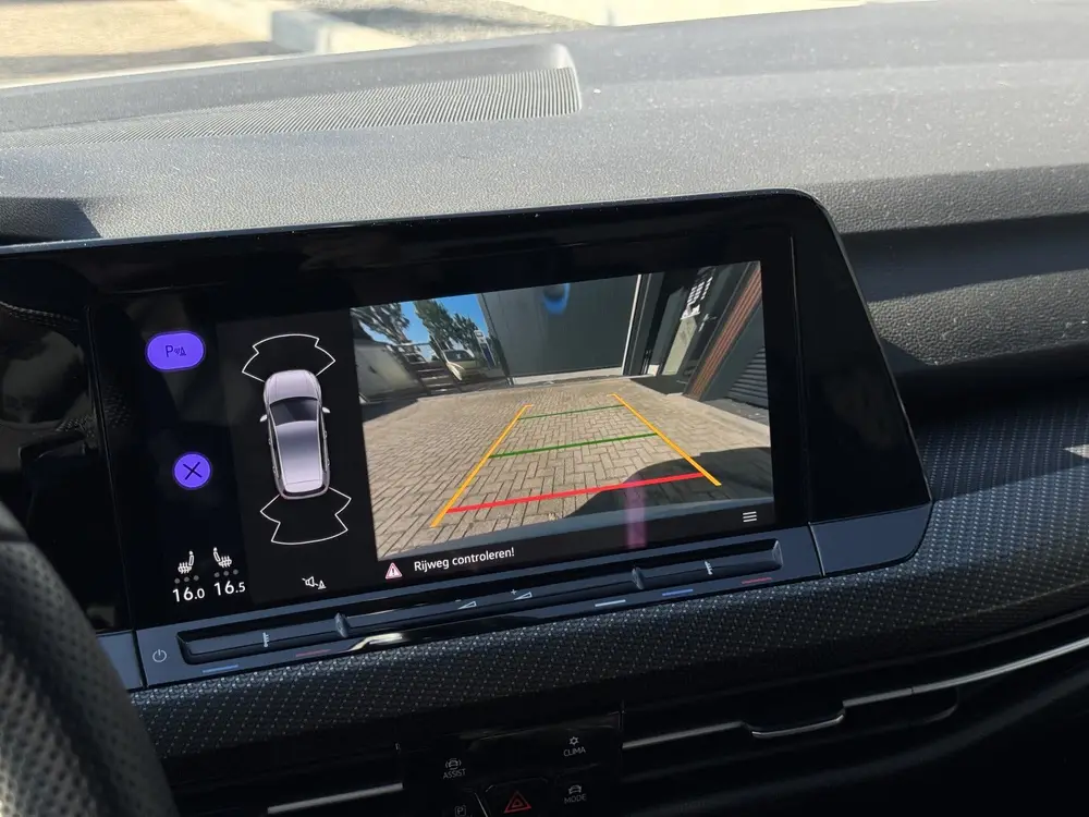 Volkswagen Golf 1.5 eTSI R-Line Business Pano Sfeer uit 2023, foto 2