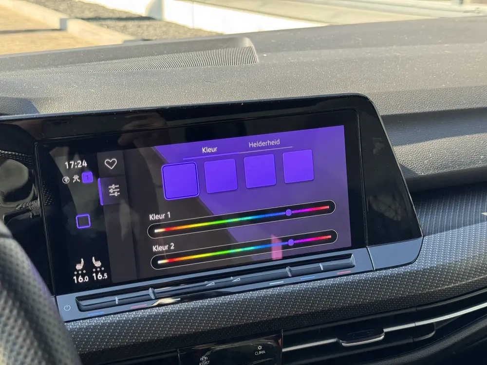 Volkswagen Golf 1.5 eTSI R-Line Business Pano Sfeer uit 2023, foto 3