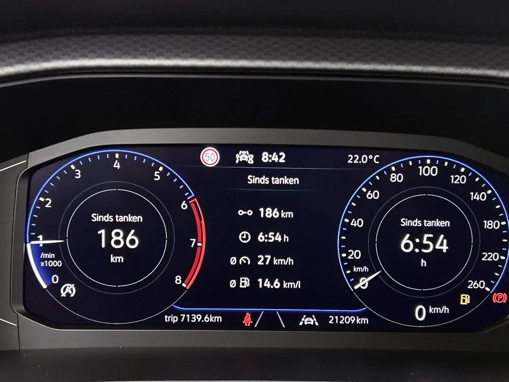 Volkswagen T-Cross 1.0 TSI Life Edition | 95 PK | Trekhaak | uit 2024, foto 12