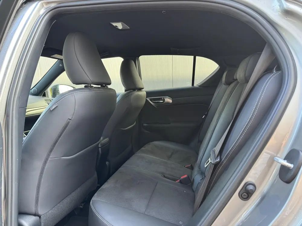 Lexus CT 200h F Sport Line Adaptieve Cruise Stoelverwarming uit 2019, foto 15