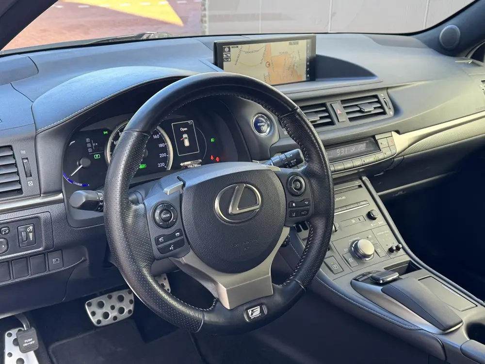 Lexus CT 200h F Sport Line Adaptieve Cruise Stoelverwarming uit 2019, foto 2