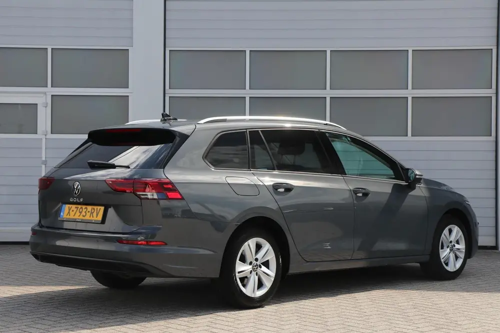 Volkswagen Golf Variant 1.0 TSI 110pk Life | Navigatie | Get uit 2024, foto 2