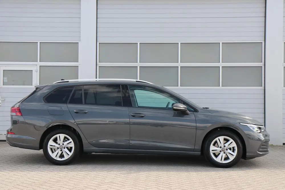 Volkswagen Golf Variant 1.0 TSI 110pk Life | Navigatie | Get uit 2024, foto 3