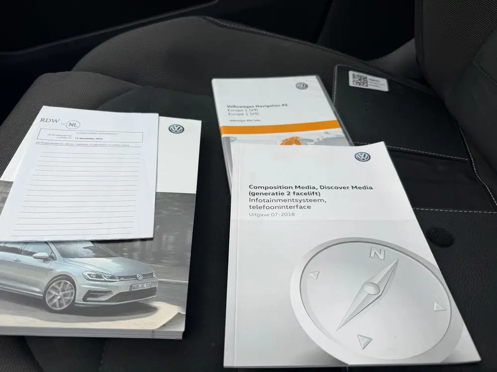 Volkswagen Golf 1.0 TSI Comfortline Business-NAVI-PDC-STOELV uit 2019, foto 16