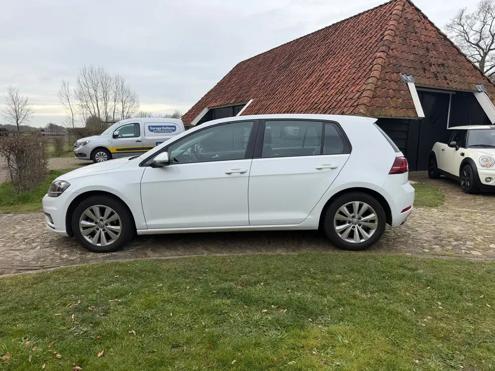 Volkswagen Golf 1.0 TSI Comfortline Business-NAVI-PDC-STOELV uit 2019, foto 3