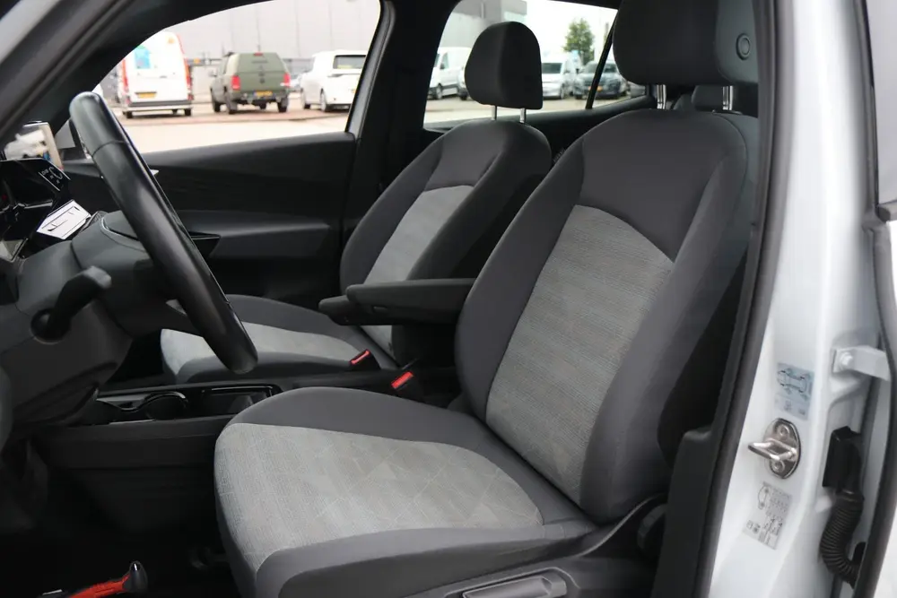 Volkswagen ID.3 First 58 kWh 204pk | Parkeersensoren | Navig uit 2020, foto 4