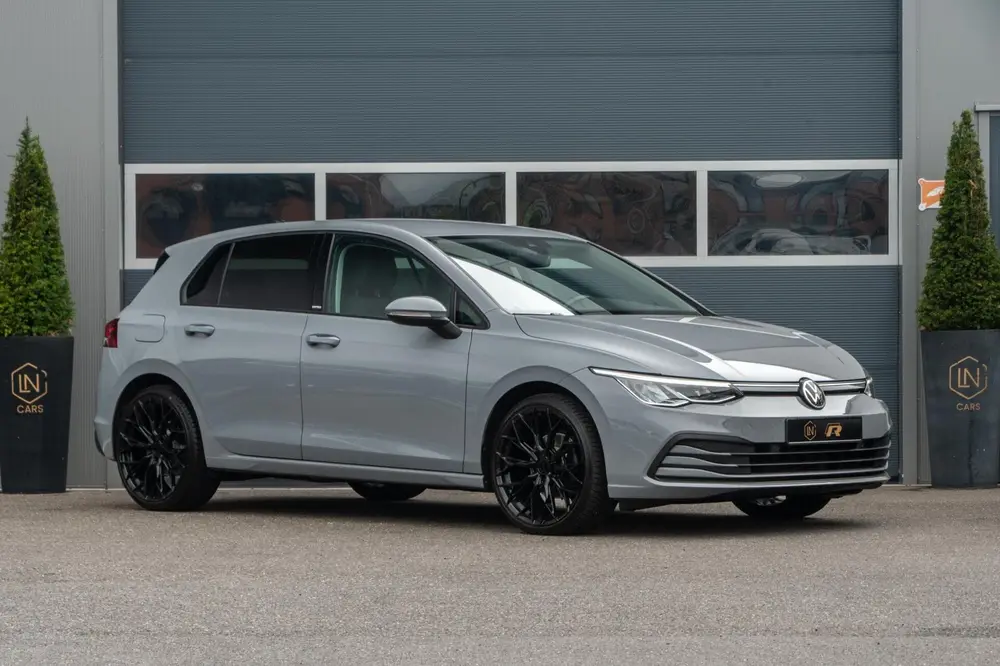 Volkswagen Golf 1.0 eTSI Life|Sfeerverlichting|stuurverwarmd uit 2021, foto 3