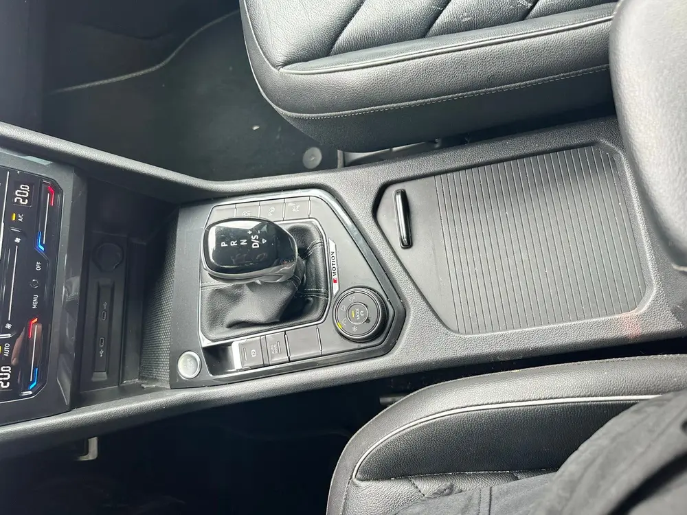 Volkswagen Tiguan VW Tiguan 2.0 TSI 190pk 4 DSG Nightshade Blue Metallic uit 2021, foto 16