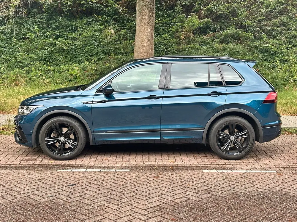 Volkswagen Tiguan VW Tiguan 2.0 TSI 190pk 4 DSG Nightshade Blue Metallic uit 2021, foto 5