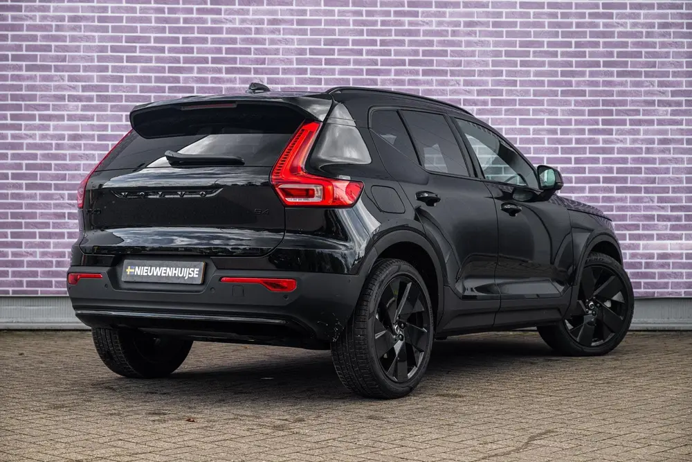 Volvo XC40 2.0 B4 Plus Black Edition | Trekhaak | Lichtmetal uit 2026, foto 4