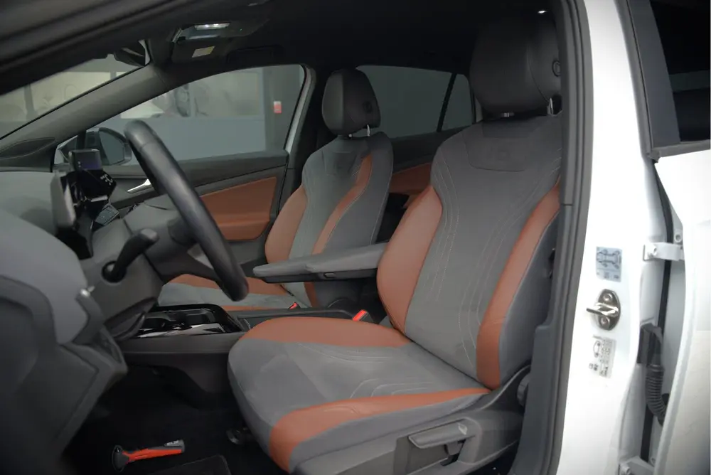Volkswagen ID.4 First 77 kWh | Stoelverwarming | Stuurverwar uit 2020, foto 3
