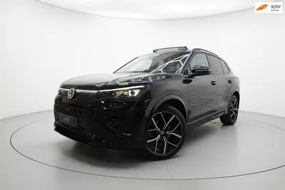 Volkswagen Tiguan 1.5 eTSI 3x R Line PANO IQ HEAD UP H&K 360 uit 2024