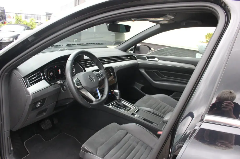 Volkswagen Passat Variant 1.4 TSI GTE Business | Trekhaak | uit 2022, foto 2