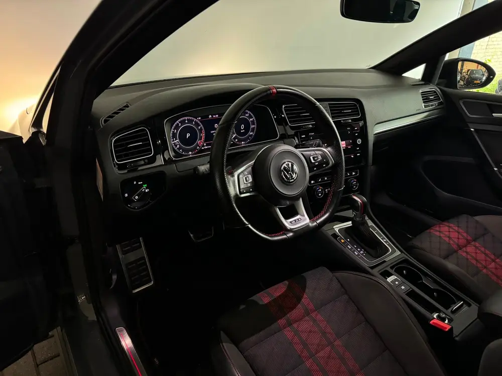 Volkswagen GOLF 2.0 TSI GTI TCR Pano|ACC|BlindSpot|Camera|La uit 2019, foto 2