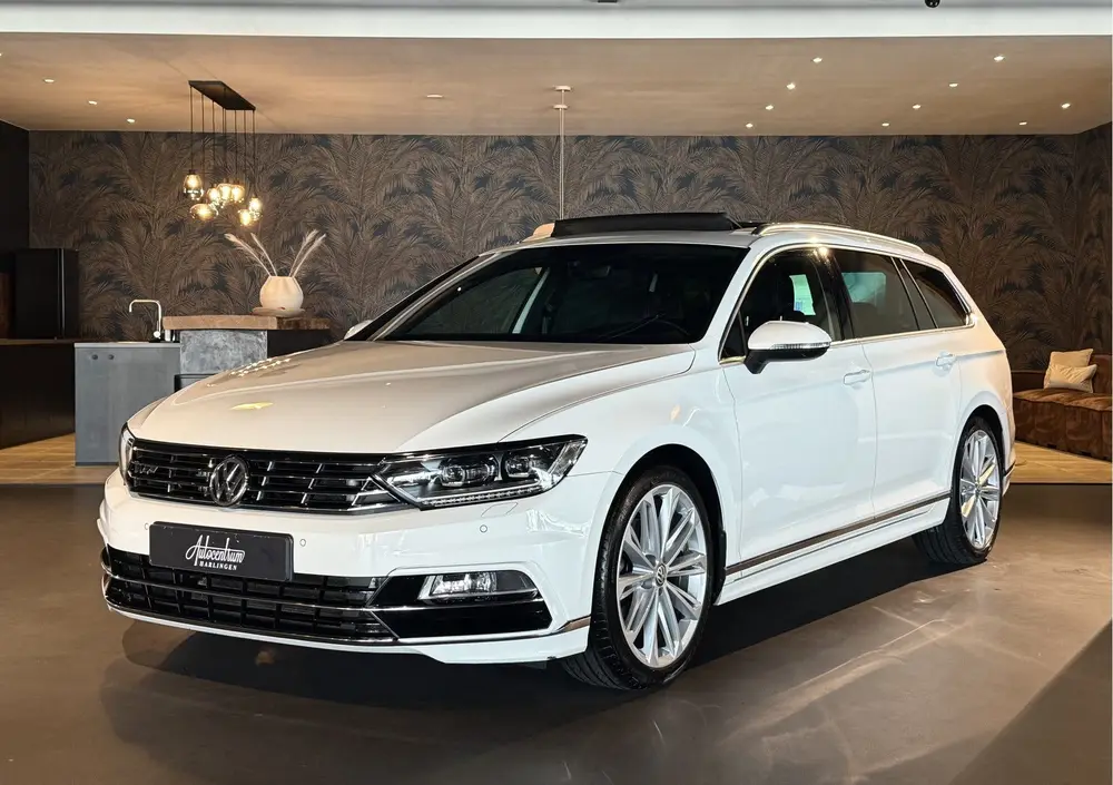 Volkswagen Passat Variant 1.5 TSI R-LINE I PANO I DSG I LEDE uit 2019