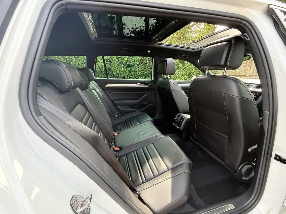 Volkswagen Passat Variant 1.5 TSI R-LINE I PANO I DSG I LEDE uit 2019, foto 13