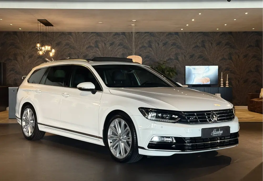 Volkswagen Passat Variant 1.5 TSI R-LINE I PANO I DSG I LEDE uit 2019, foto 7