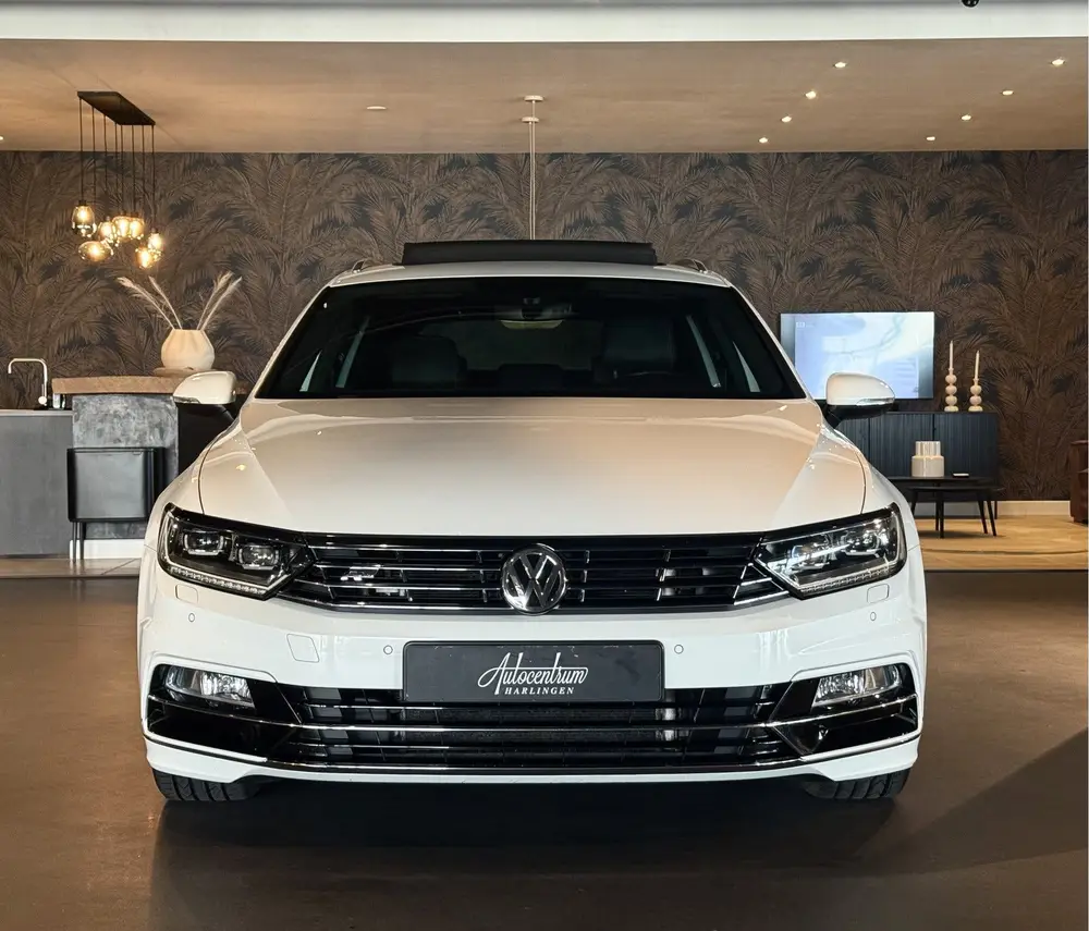 Volkswagen Passat Variant 1.5 TSI R-LINE I PANO I DSG I LEDE uit 2019, foto 8