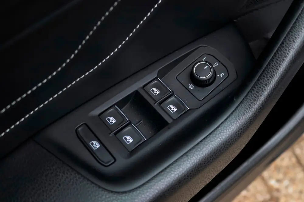 Volkswagen Passat Variant 2.0 TSI 3x R-Line NAP PANO VIRTUAL uit 2021, foto 14