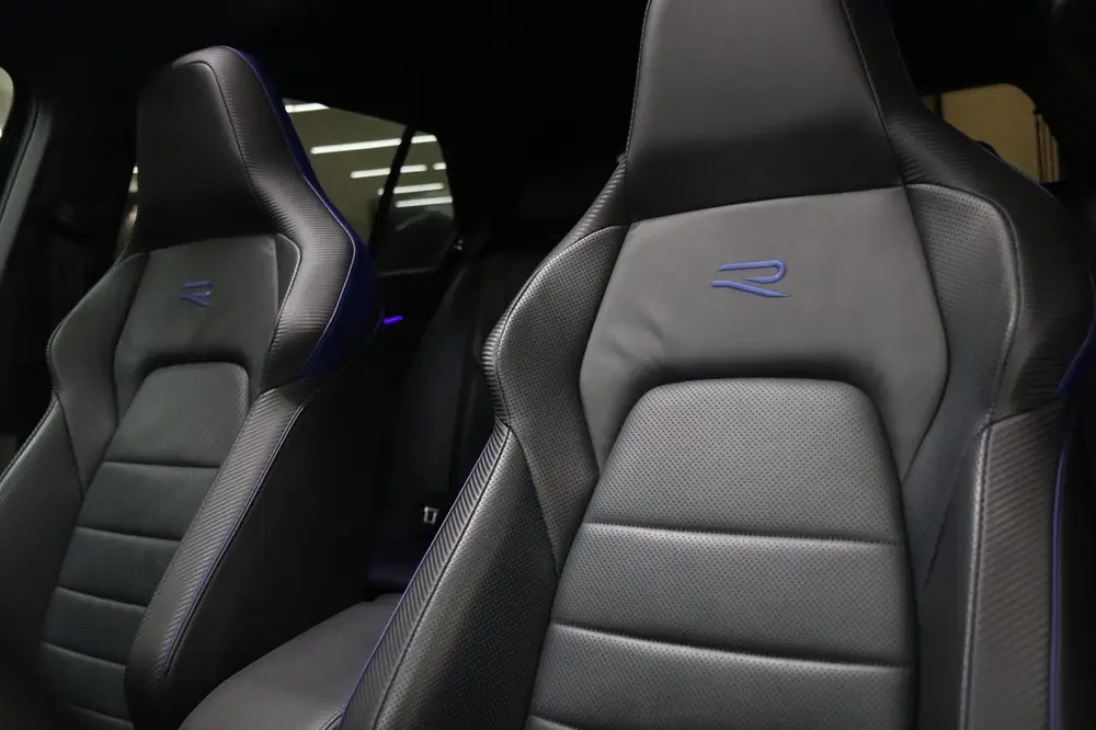 Volkswagen Golf 2.0 TSI R 4Motion PERFORMANCE /AKRA/PANO/HUD uit 2023, foto 12