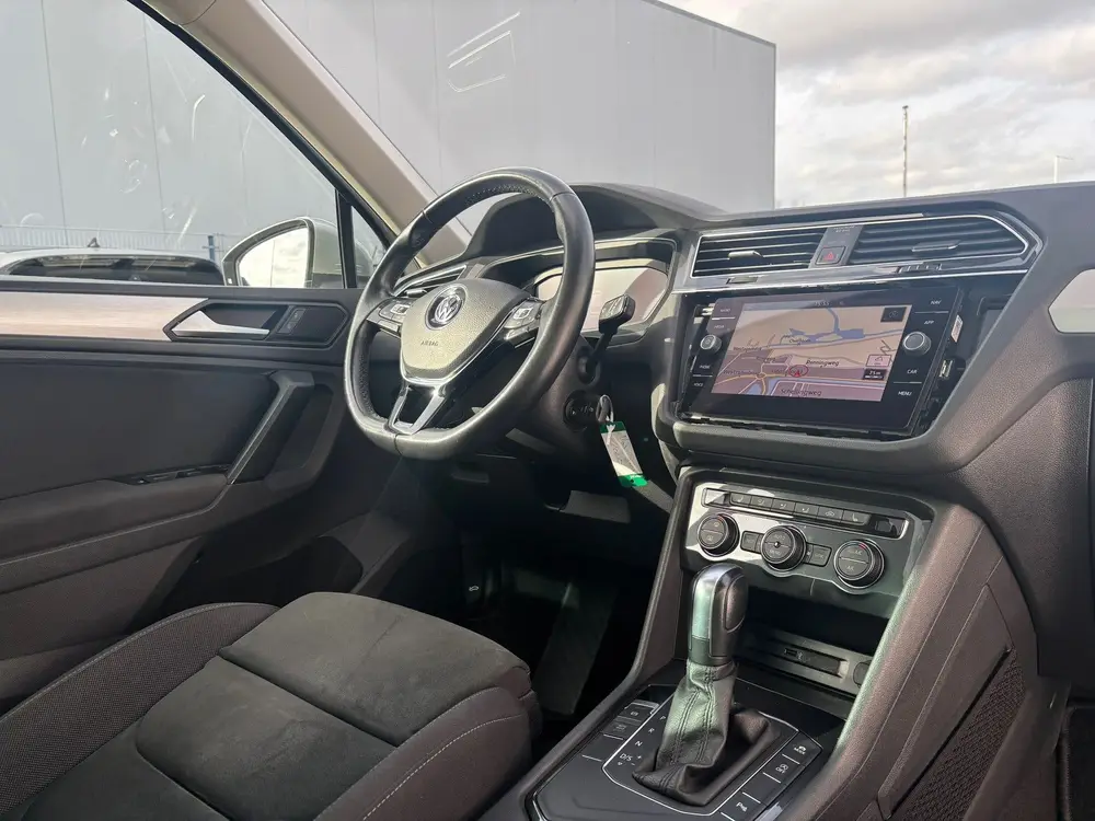 Volkswagen TIGUAN 1.5 TSI ACT Highline Business R uit 2020, foto 12
