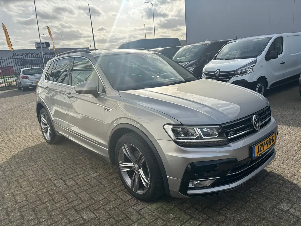 Volkswagen TIGUAN 1.5 TSI ACT Highline Business R uit 2020, foto 4
