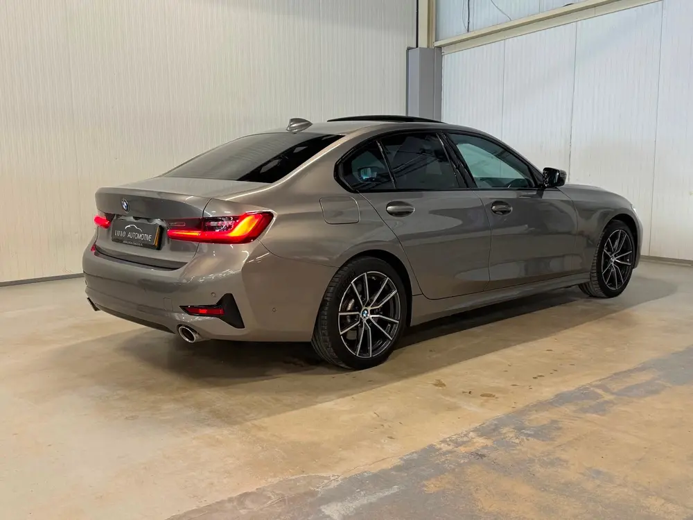 BMW 3-Serie 330e High Executive | M-SPORT | SCHUIF/KANTEL | uit 2019, foto 15
