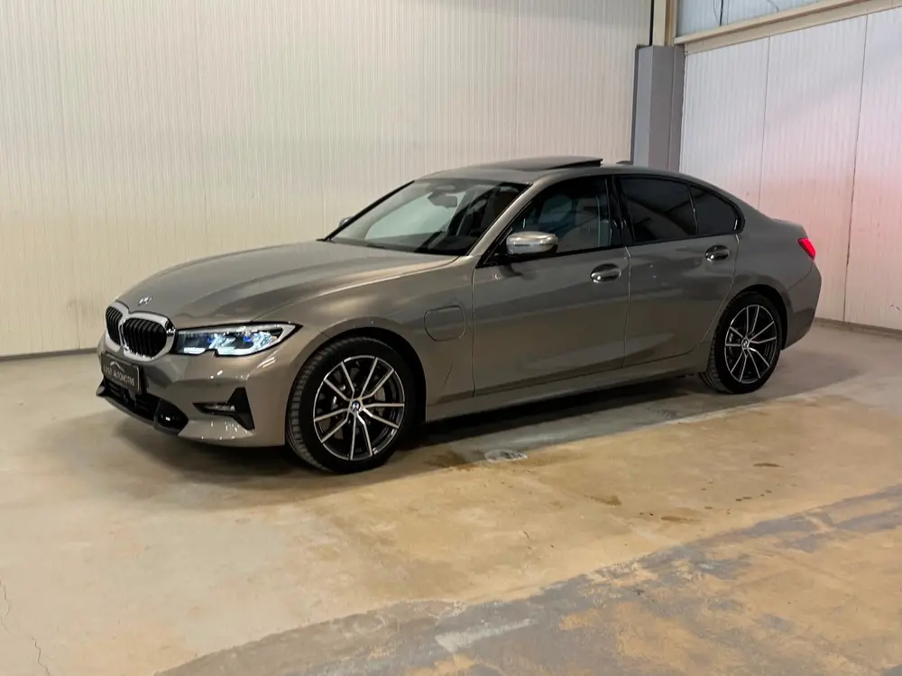 BMW 3-Serie 330e High Executive | M-SPORT | SCHUIF/KANTEL | uit 2019, foto 16