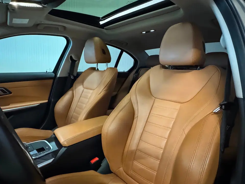 BMW 3-Serie 330e High Executive | M-SPORT | SCHUIF/KANTEL | uit 2019, foto 4
