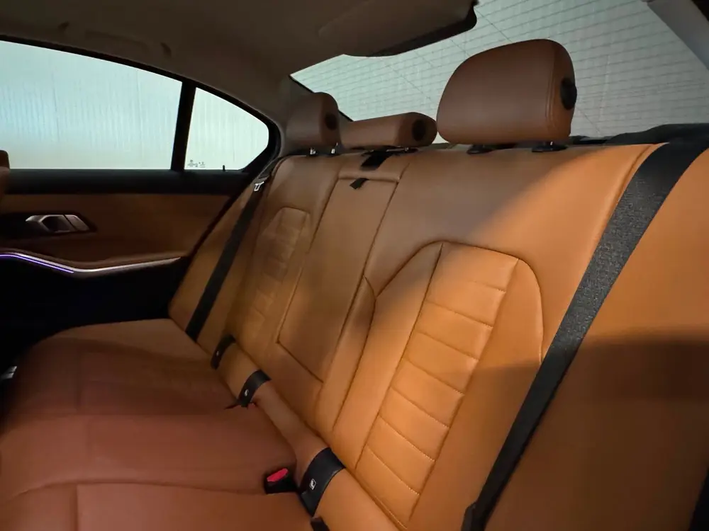 BMW 3-Serie 330e High Executive | M-SPORT | SCHUIF/KANTEL | uit 2019, foto 5