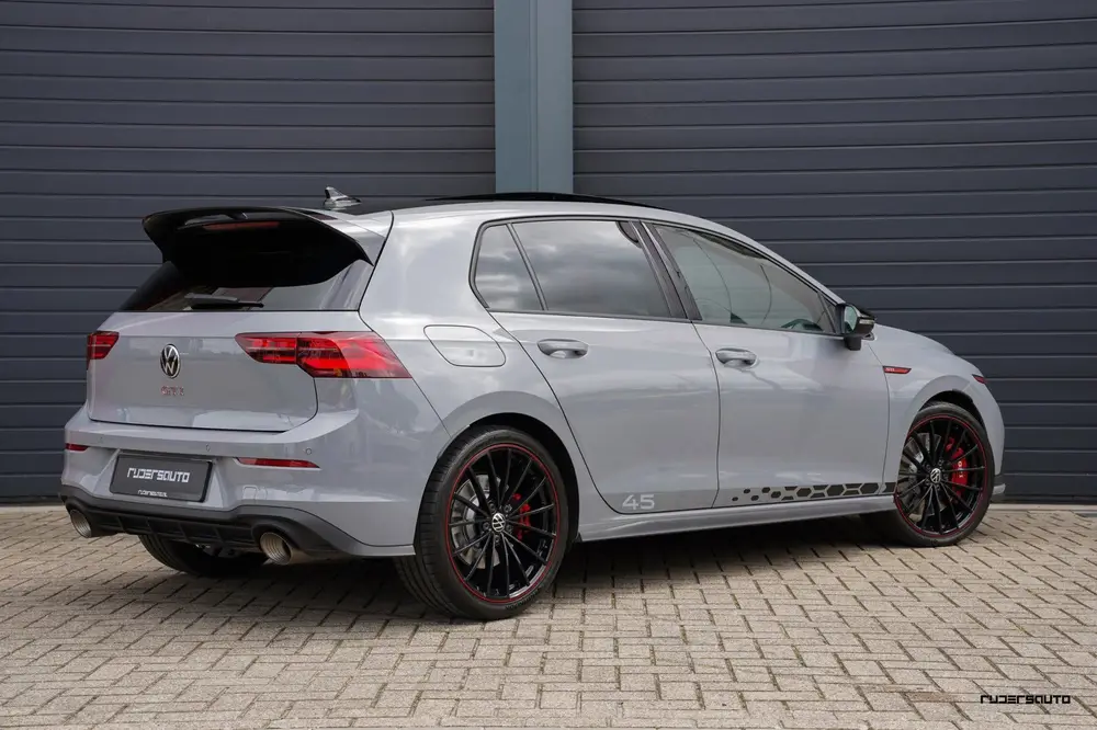 Volkswagen Golf 8 GTI Clubsport 45 Jahre | Pano | Akra | Mat uit 2022, foto 2