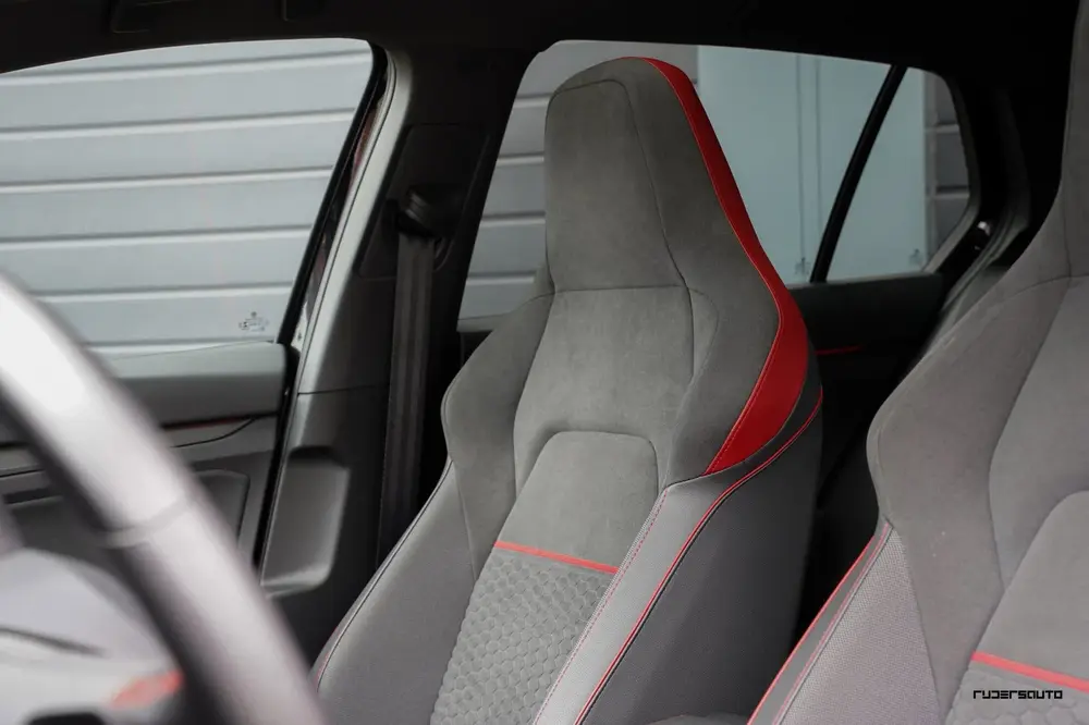 Volkswagen Golf 8 GTI Clubsport | Pano | Camera | Alcantara uit 2022, foto 17