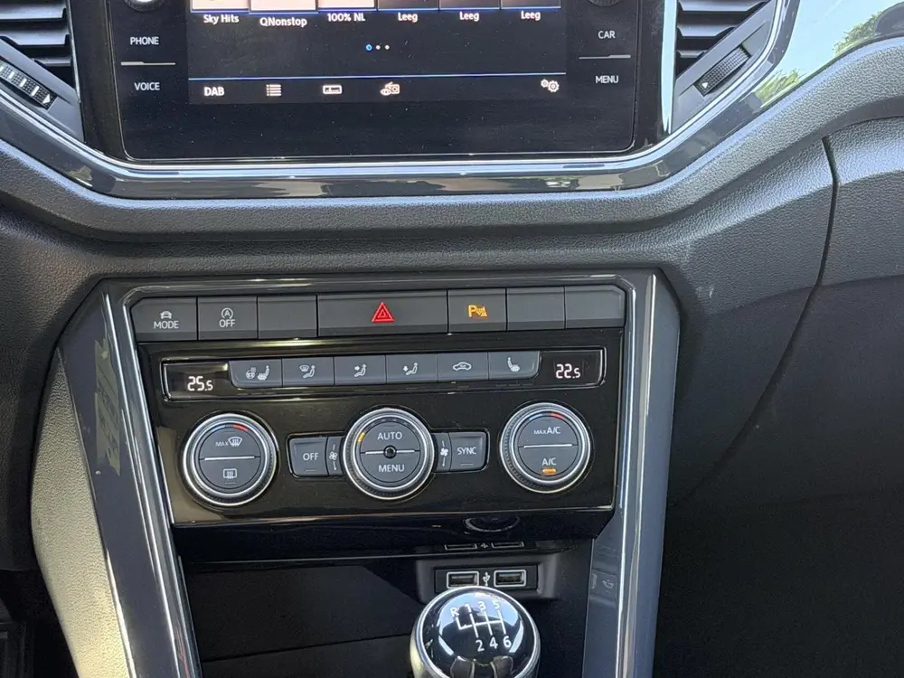Volkswagen T-Roc 1.5 TSI Sport | Navi | Leer | Clima | Pano uit 2019, foto 17