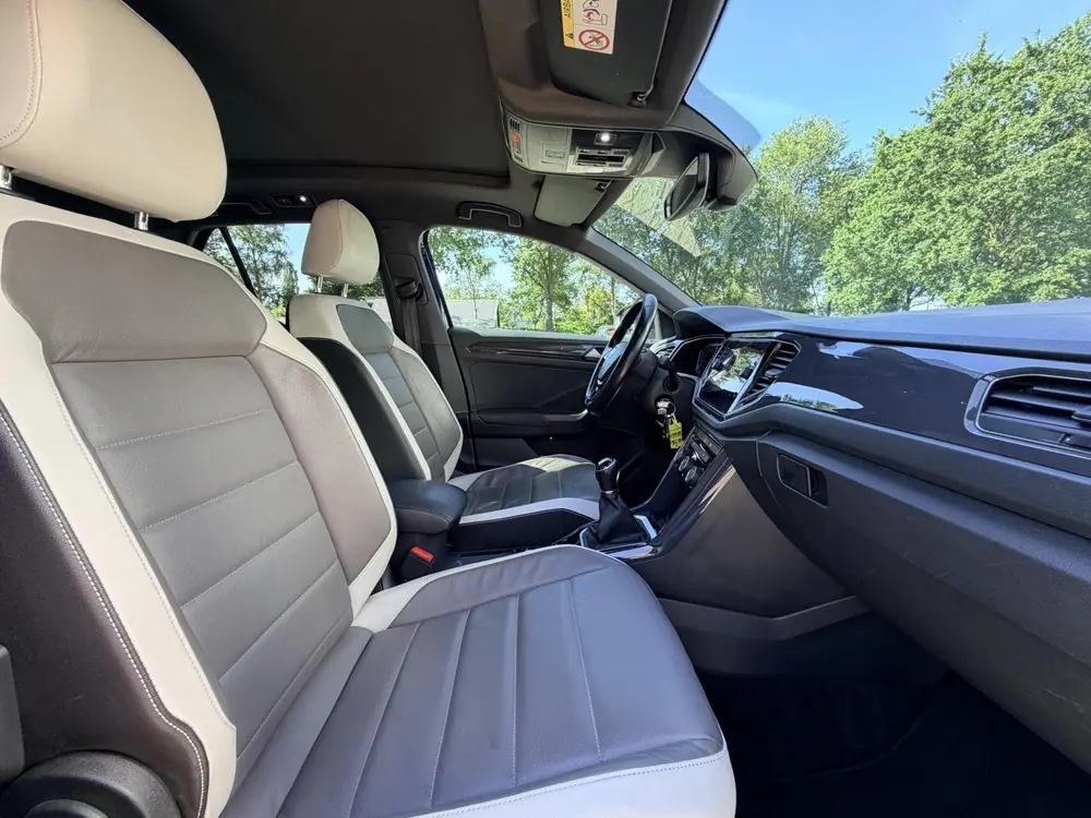 Volkswagen T-Roc 1.5 TSI Sport | Navi | Leer | Clima | Pano uit 2019, foto 4