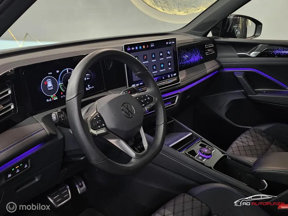 Volkswagen Tiguan 1.5 eHybrid 3x R-Line Panorama/Black Style uit 2024, foto 3