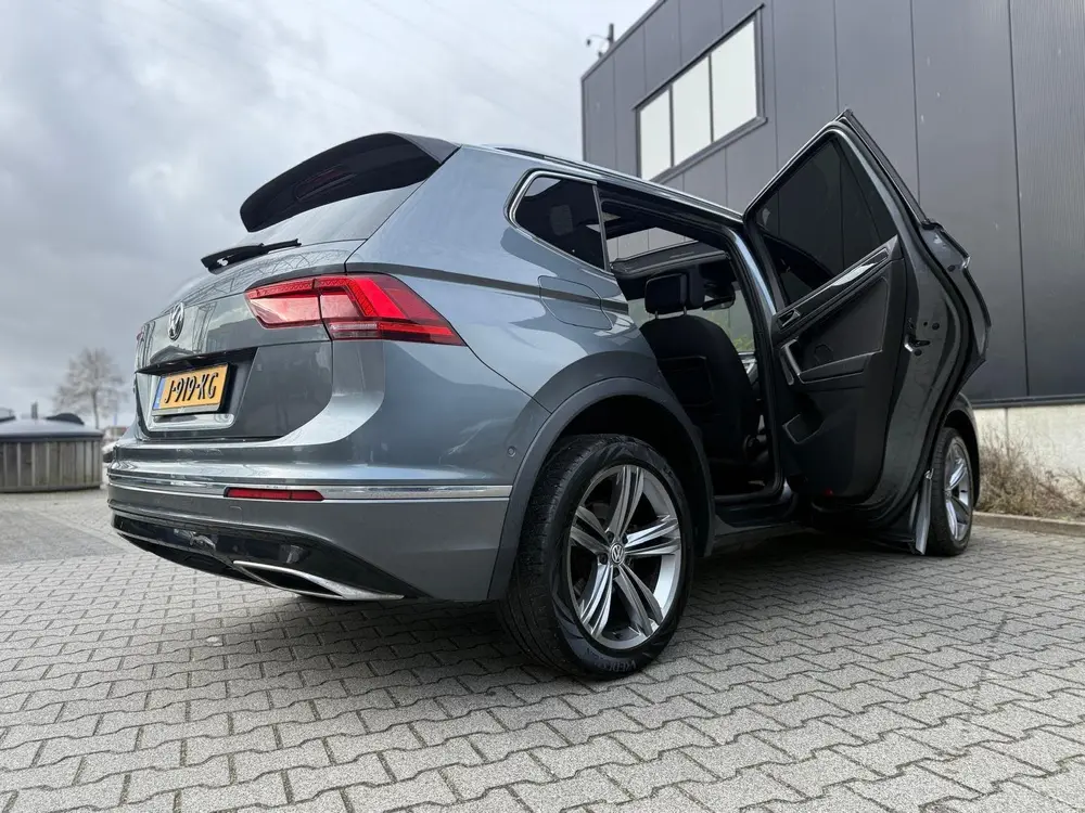 Volkswagen Tiguan Allspace 1.5 TSI Highline Business R RIJKL uit 2020, foto 19