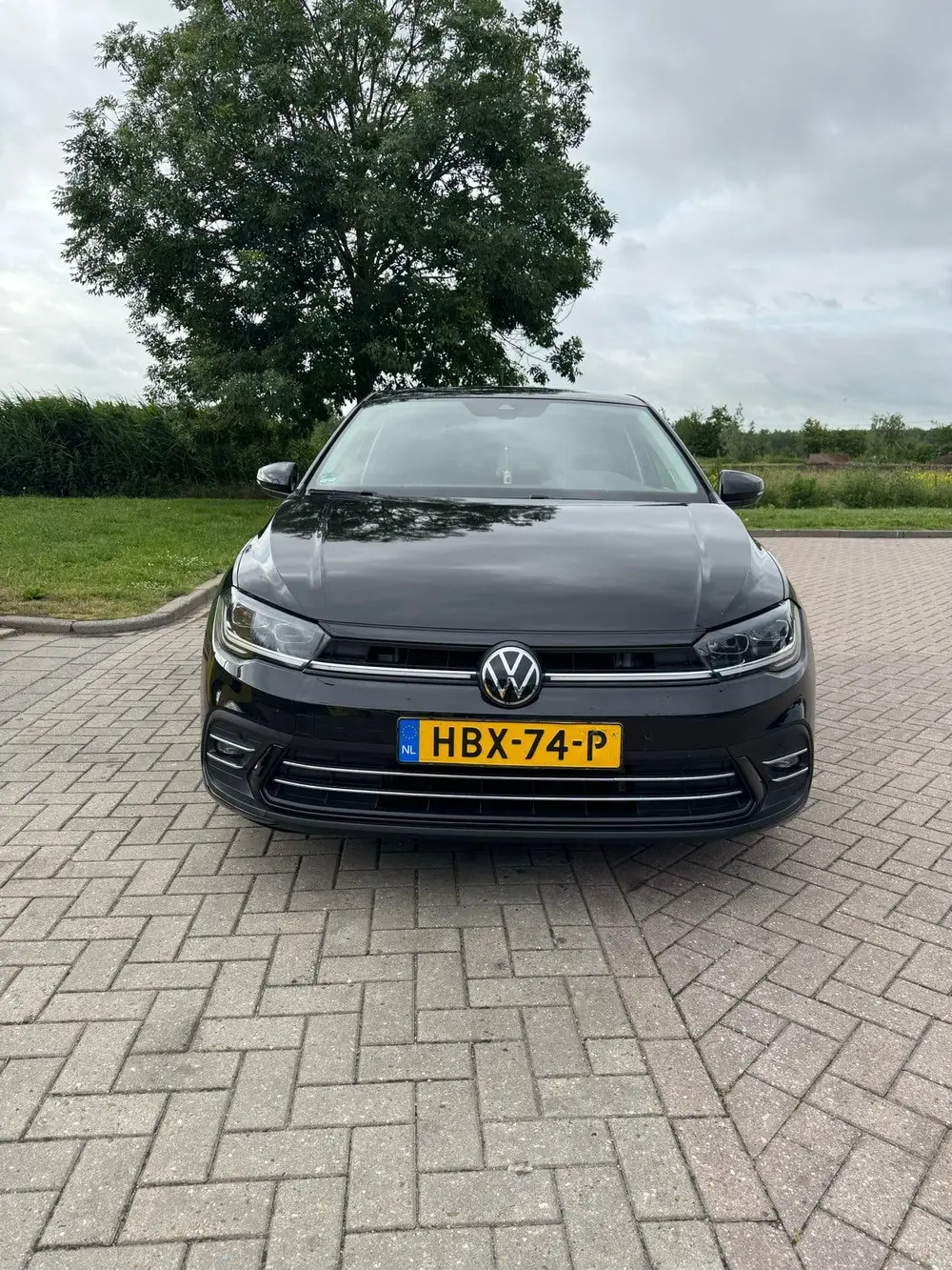 Volkswagen Polo 1.0 TSI 95pk Dsg-7 2023 Zwart uit 2023, foto 2