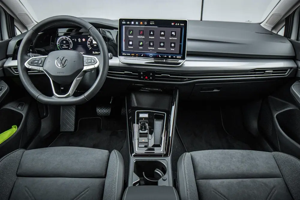 Volkswagen Golf 1.5 eHybrid 204pk DSG Style Edition | Panora uit 2026, foto 5