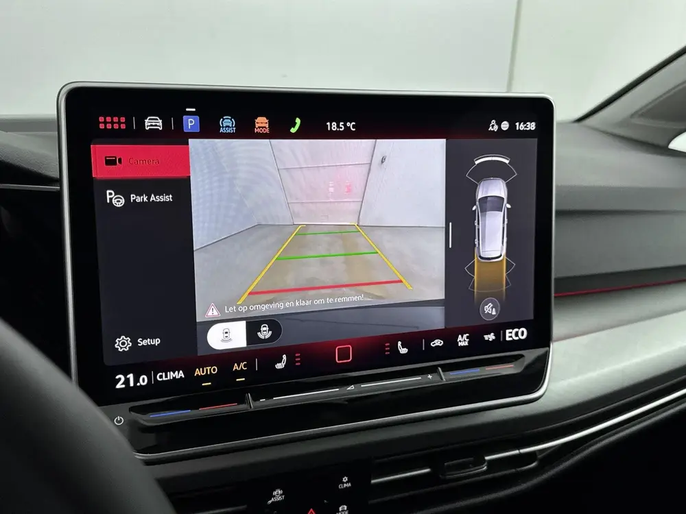 Volkswagen Golf 1.5 eHybrid Life Edition 204PK | Apple Carpl uit 2025, foto 11