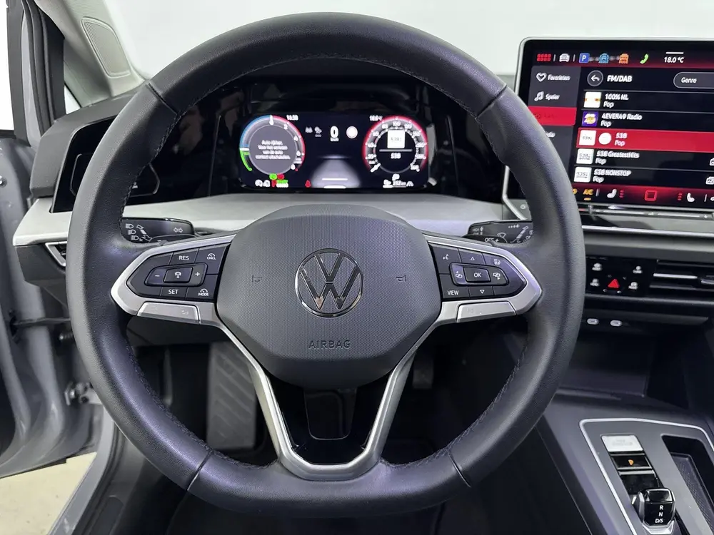 Volkswagen Golf 1.5 eHybrid Life Edition 204PK | Apple Carpl uit 2025, foto 13