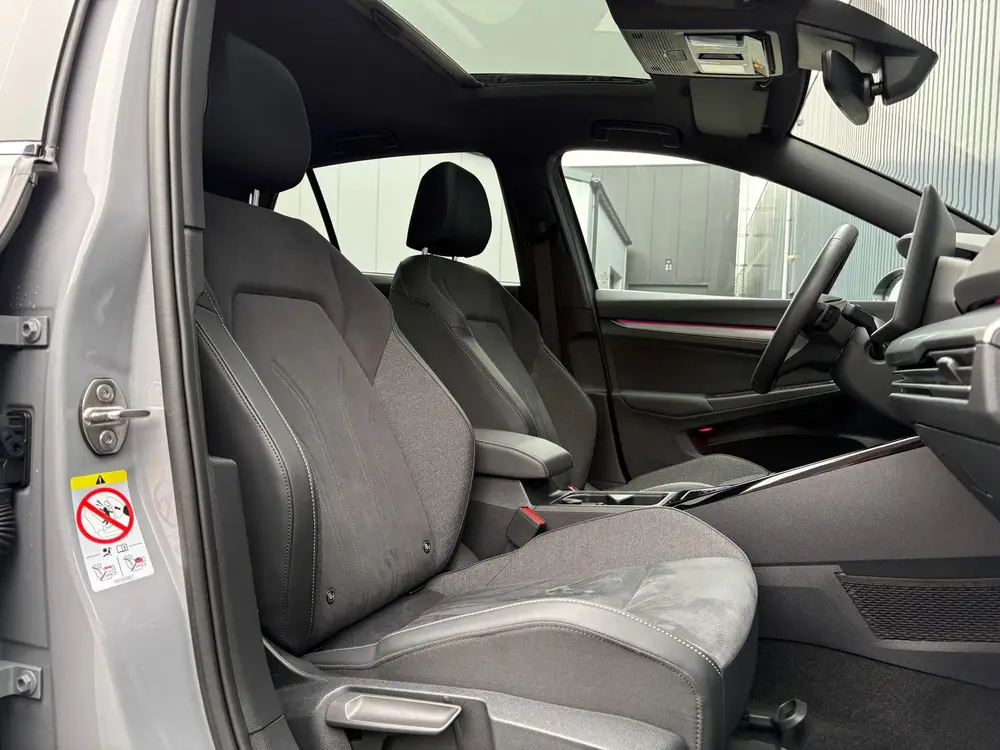 Volkswagen Golf 1.5 eTSI 50 Edition | Panodak | Trekhaak weg uit 2025, foto 18
