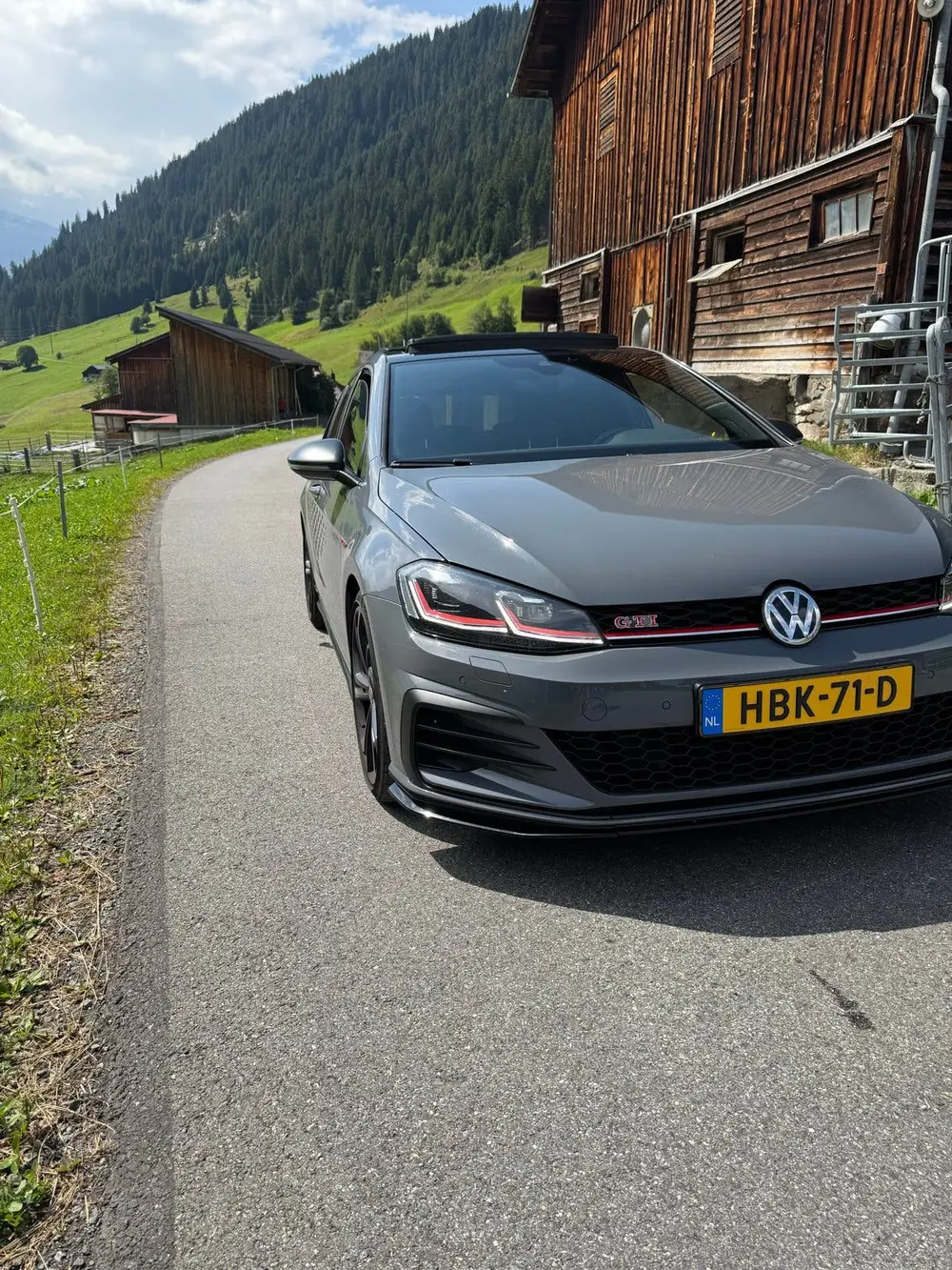 Volkswagen Golf VII Golf 2.0 TSI 290pk 7-DSG 2019 Grijs VOL DCC PANO uit 2019, foto 3