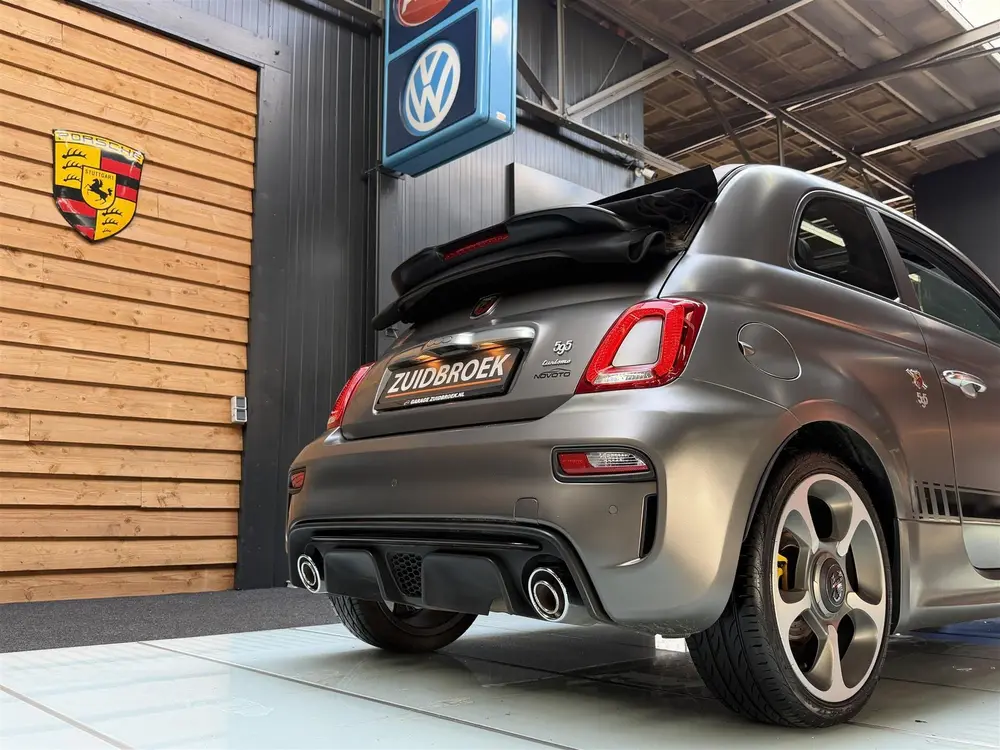 Abarth 595 1.4 T-Jet Abarth Turismo (bj 2021) uit 2021, foto 11