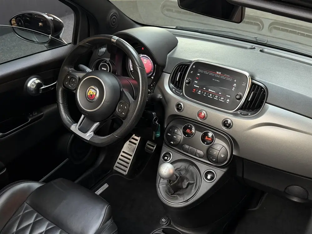 Abarth 595 1.4 T-Jet Abarth Turismo (bj 2021) uit 2021, foto 8