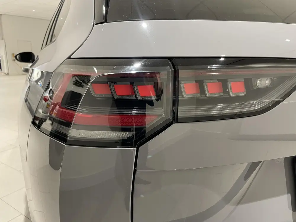 Volkswagen Golf Variant 1.5 eTSI R-Line Edition | EM | Navig uit 2025, foto 6