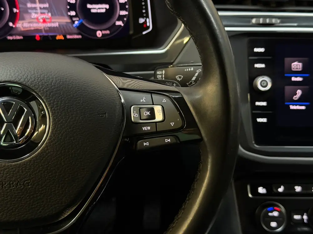 Volkswagen Tiguan 1.5 TSI ACT R-Line 2020 DSG VIRTUAL CAMERA uit 2020, foto 18