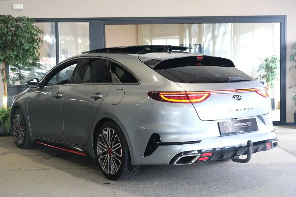 Kia (Pro) Cee D ProCeed 1.6 T-GDI GT AUT 204PK Pano Trek Navi Leder Led uit 2019, foto 2