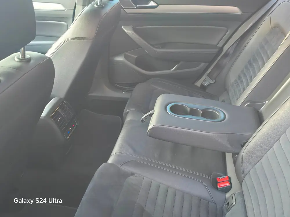 Volkswagen Passat Variant 2.0 TDI Highline Business R / Aut uit 2019, foto 11