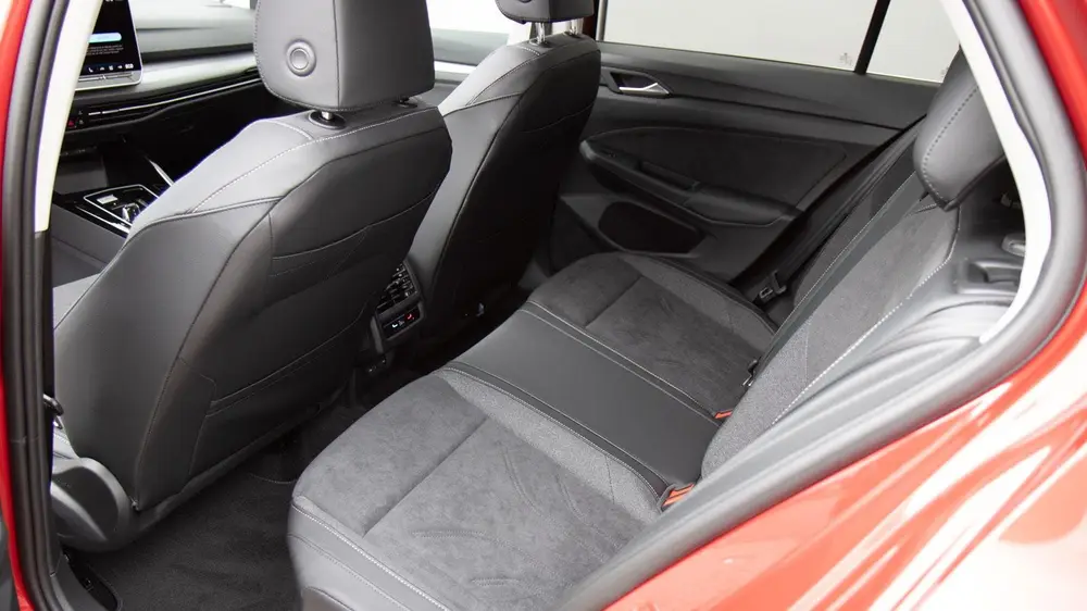 Volkswagen Golf 1.5 eHybrid 204pk Style Edition | Panoramada uit 2026, foto 14