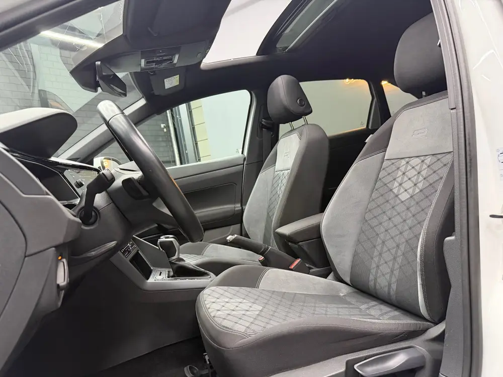 Volkswagen Taigo Volkswagen Taigo 1.5 TSI R-Line Business AC uit 2022, foto 17